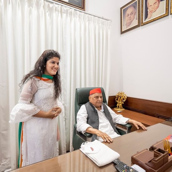 चाहत ने नोएडा के चर्चित आरुषि हत्याकांड पर भी एक गाना बनाया था जो बहुत पॉपुलर हुआ था।