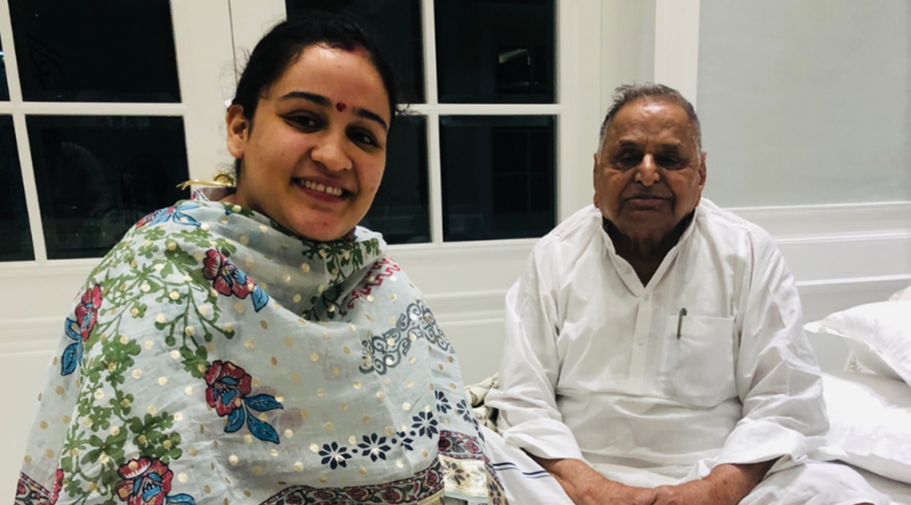 Aprana With Mulayam, Mulayam Aprana Photo Aprana With Mulayam, Mulayam Aprana Photo