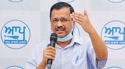 अरविंद केजरीवाल बोले – यूपी में आ रहे हैं अखिलेश यादव, एंकर से कहा – सपा के साथ आप करा दीजिए गठबंधन