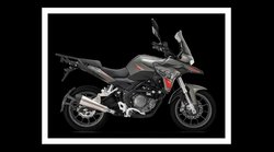 Benelli TRK 251 की बुकिंग आज से शुरू, लॉन्च होने पर होगा Royal Enfield Himalayan से मुकाबला