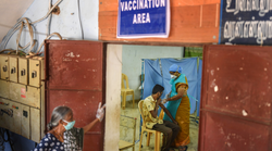 कोरोना टीका के दूसरे और तीसरे डोज के बीच का अंतराल कितना हो सकता है?