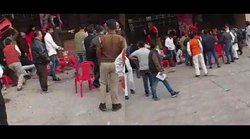 आगरा में आपस में ही भिड़ गए कांग्रेस के कार्यकर्ता, सोशल मीडिया पर यूं मजे लेने लगे लोग