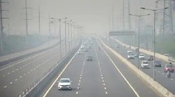 Delhi-Meerut Expressway पर फ्री में सफर करना हुआ बंद, 25 दिसंबर से देना पड़ेगा Toll Tax, जानें कितना लगेगा चार्ज