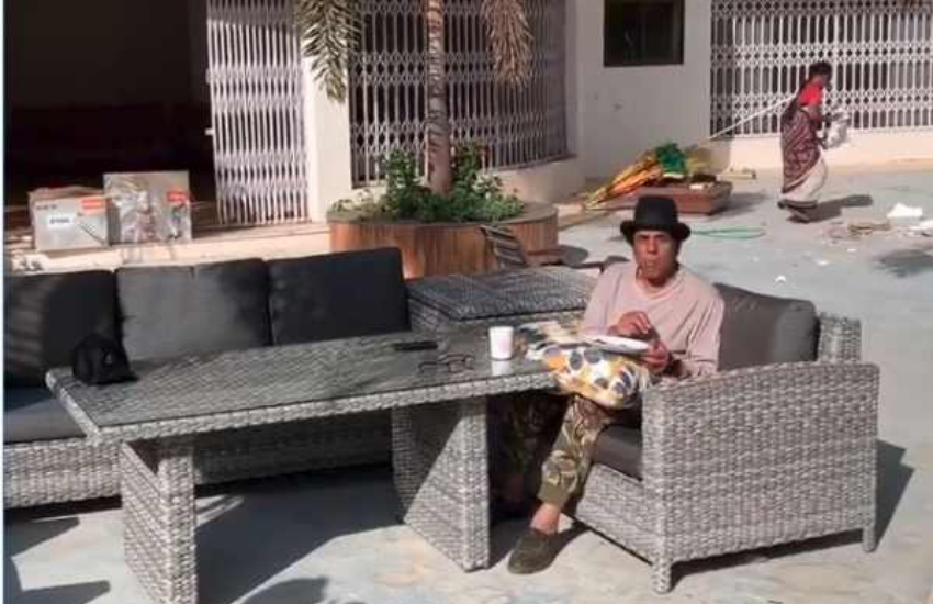 ऐसे में यह भी नहीं था कि गांव वाले धर्मेंद्र को देखकर शांत हो गए थे। जूनियर महूमूद ने बताया था कि धर्मेंद्र की सूझबूझ से मामला ठंडा हुआ था।