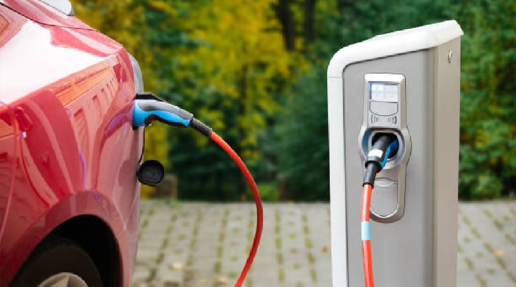 E-Vehicle Charging Station में कैसे, कितनी देर और कितने खर्च में चार्ज होगी आपकी गाड़ी? समझें- पूरी प्रक्रिय (File Photo)
