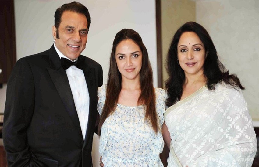 Esha Deol: ईशा देओल धर्मेंद्र (Dharmendra) और हेमा मालिनी (Hema Malini) की बेटी हैं। सनी देओल (Sunny Deol), बॉबी देओल (Bobby Deol) और अभय देओल (Abhay Deol) ईशा के भाई लगते हैं। धर्मेंद्र हेमा मालिनी के कई ऐसे को-एक्टर्स रहे जो उनके अच्छे दोस्त भी हैं।  ईशा देओल ने अपने पेरेंट्स के दोस्तों के बेटों संग कुछ फिल्मों में काम किया है। आइए डालें उन्हीं में से कुछ पर एक नजर: 