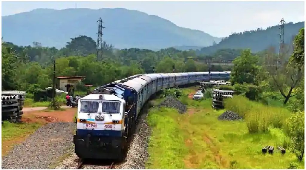 Indian Railway IRCTC: नए साल में इन ट्रेनों में नहीं कराना पड़ेगा रिजर्वेशन (File Photo)