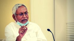 बिहार का विनाश पुरुष- हिजाब विवाद पर बिहार के मुख्यमंत्री नीतीश कुमार ने दिया बयान तो लोगों ने दिया ऐसा रिएक्शन