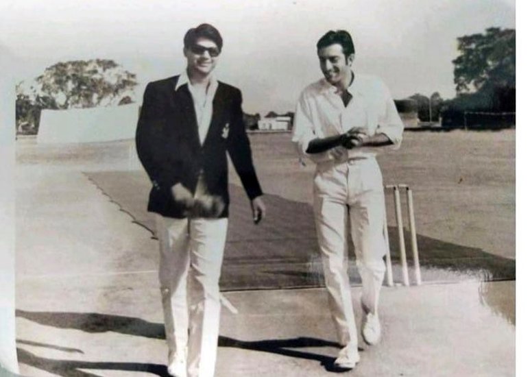 ज्योतिरादित्य सिंधिया के पिता भी क्रिकेट का शौक रखते थे। वह साल 1990 से 1993 तक बीसीसीआई प्रेसिडेंट भी रह चुके थे।