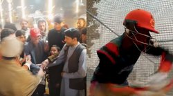 आधे घंटे में बदली किस्मत, सड़क पर क्रेडिट कार्ड बेचने वाले का हुआ राष्ट्रीय टीम में चयन; क्रिकेटर ने खुशखबरी सुनाने वाले को दिया नायाब तोहफा; देखें Video