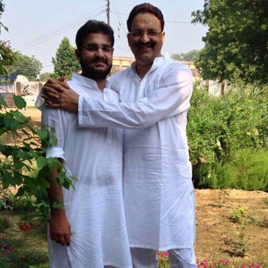 मऊ से बसपा विधायक और कई संगीन आपराधिक आरोपों में जेल में बंद मुख्तार अंसारी के बेटे का नाम अब्बास अंसारी है। अब्बास अंसारी नेशनल लेवल का शूटर रहा है। करीब दो साल पहले अब्बास तब चर्चा में आ गया था जब उसके दिल्ली वाले घर से कुछ अवैध हथियार बरामद हुए थे।