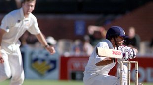 Sachin Tendulkar trapped shoulder Glenn McGrath bizarre manner