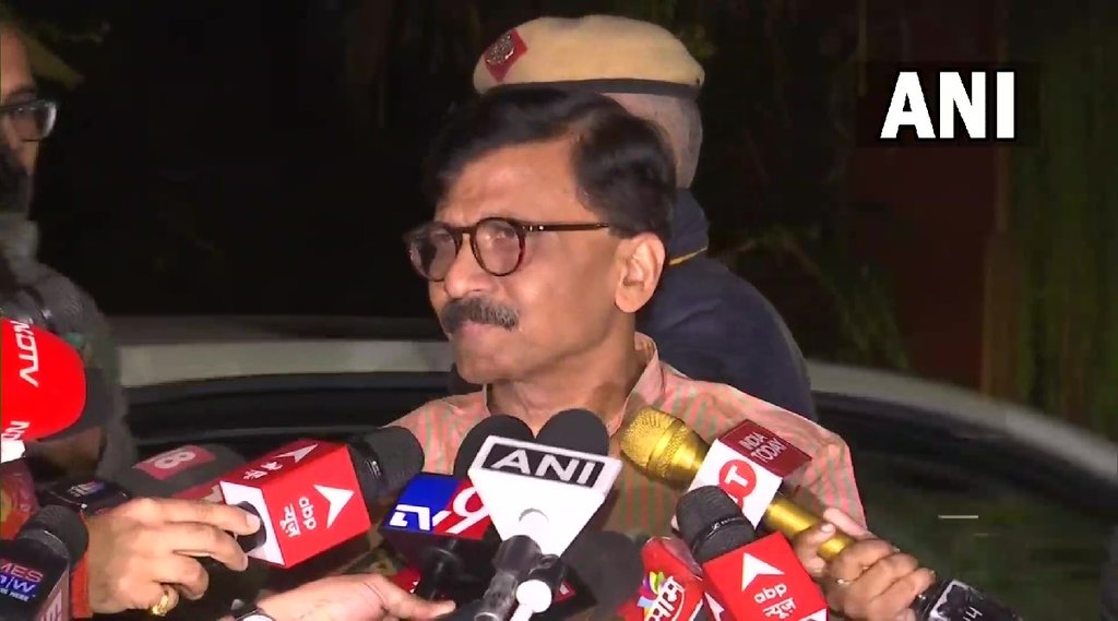 UPA में शामिल होने के सवाल पर राहुल गांधी से मिले राउत (Photo- ANI/Twitter)