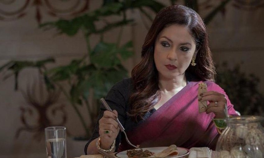 पूजा भट्ट ने भी इस साल लंबे अर्से बाद एक्टिंग में वापसी की। वह बॉम्बे बेगम्स नाम की वेब सीरीज में दिखीं। पूजा भट्ट ने जो किरदार निभाया था उसे लोगों ने खूब पसंद किया।