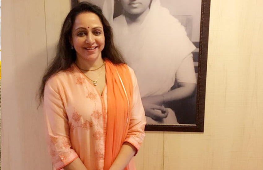 हेमा ने बताया था कि इडली-दोसा सांभार वह खाते थे लेकिन उन्हें पता था कि धर्मेंद्र को ये पंसद नहीं था।