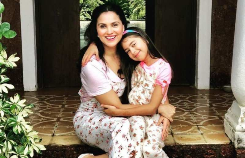 लारा को अपनी बेटी के मुंह से 'तलाक' शब्द सुनते ही आश्चर्य हुआ और वह हैरान रह गईं।