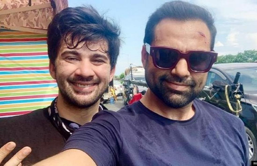 करण अपने चाचा अभय देओल के साथ फिल्म वेल्ले में स्क्रीन शेयर किए हैं। इस फिल्म के प्रमोशन के लिए वह कपिल के शो पर आए थे।