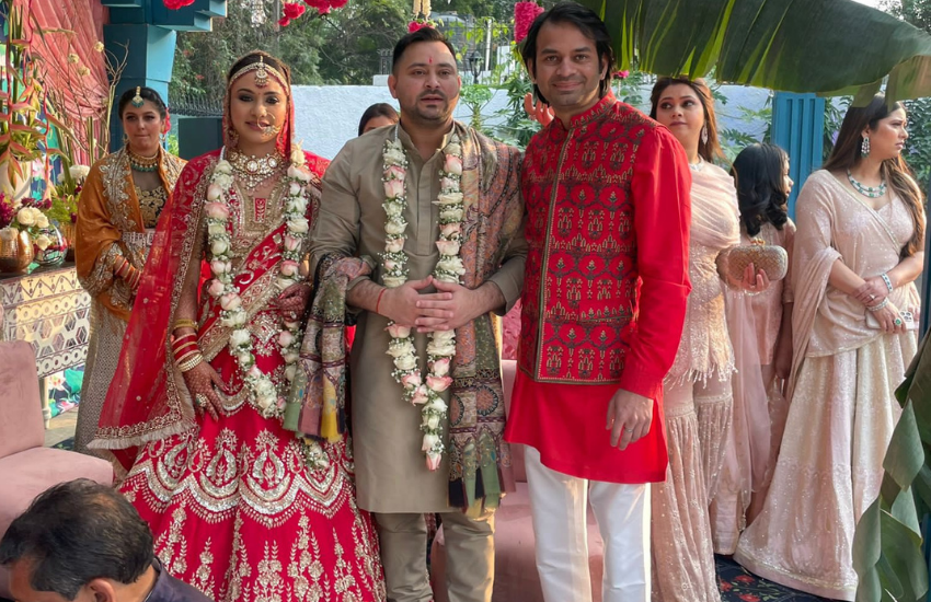 बता दें कि तेज प्रताप यादव खुद को श्रीकृष्ण और तेजस्वी को अर्जुन कहते हैं और यह साफ कर दिया था कि वह अपने अर्जुन का साथ हमेशा श्रीकृष्ण की तरह देंगे।