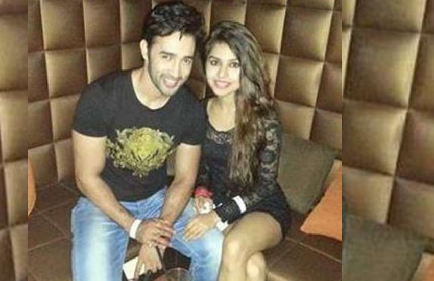 कुछ ही महीने बाद दोनों अलग-अलग रहने लगे थे और शादी के करीब दो साल बाद ही तलाक की अर्जी डाल दी थी और तीसरे साल दोनों तलाक हो गया।