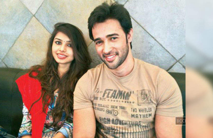 वहीं, टियारा सिंगर से एक्ट्रेस बनीं हैं। टियारा ने इंडियन आइडियन के सीजन 5 से अपने करियर शुरू किया था और उसके बाद वह कई टीवी शोज का हिस्सा बन गई थीं।