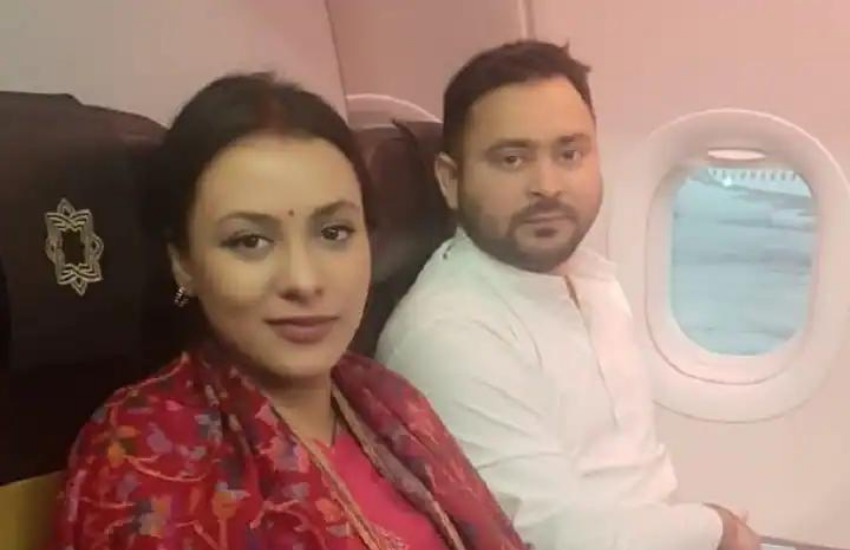 लाल सूट में राजश्री तो तेजस्वी व्हाइट कुर्ते में नजर आए थे। Photos: Social Media