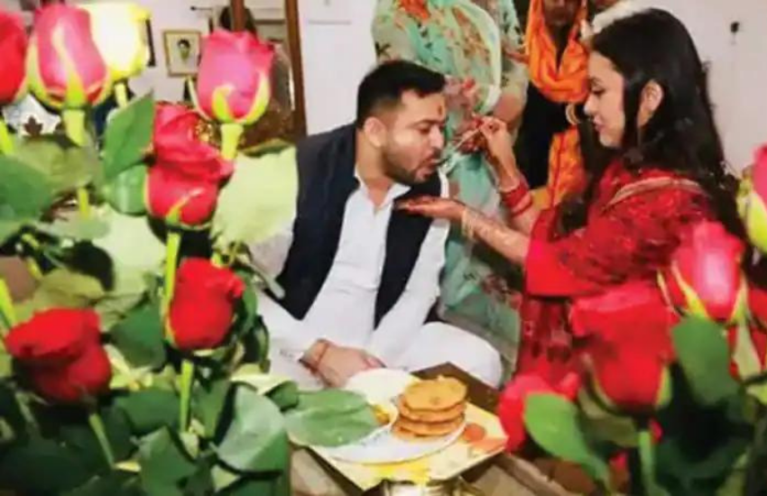 घर पहुंच कर राजश्री ने अपने हाथ से तेजस्वी को खीर खिलाई थी।