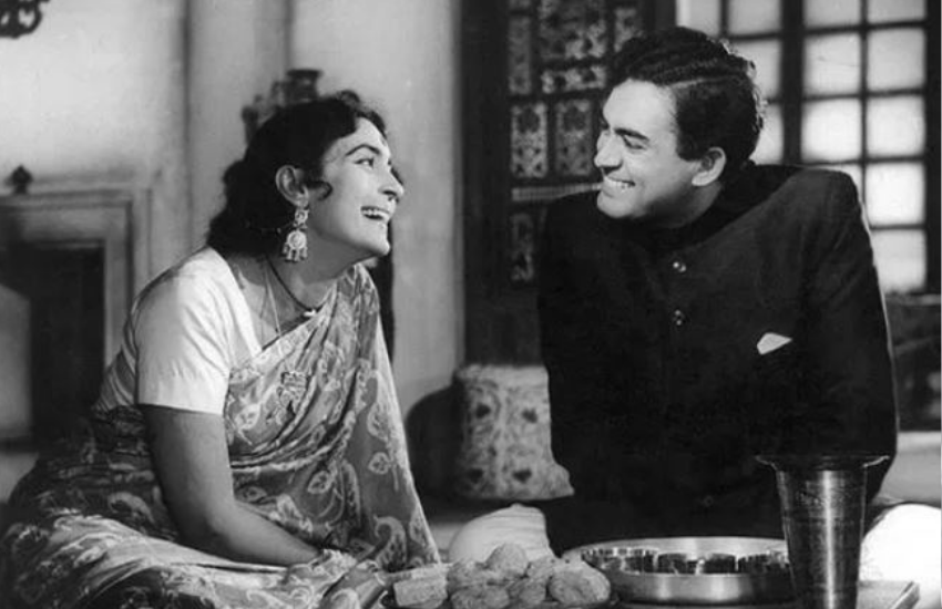 नूतन साल 1968 में अभिनेता संजीव कुमार के साथ फिल्म देवी की थीं और सेट पर ही दोनों के दिल एक-दूसरे के करीब आ गए थे,लेकिन नूतन के पति को यह बर्दाश्त नहीं हुआ।