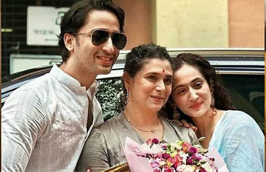 27 नंवबर को शहीर और रुचिका ने कोर्ट मैरिज किया था और गवाह के रूप में उनके साथ एक्ट्रेस सुप्रिया पिलगांवकर भी मौजूद थीं।