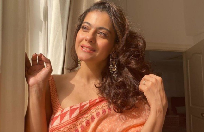 काजोल ने भी ओटीटी प्लेटफार्म पर एंट्री कर ली है। काजोल ने 'त्रिभंग' से डिजिटल डेब्यू किया है। महिलाओं की तीन पीढ़ियों की कहानी में काजोल ने अनुराधा आप्टे के रोल किया है।