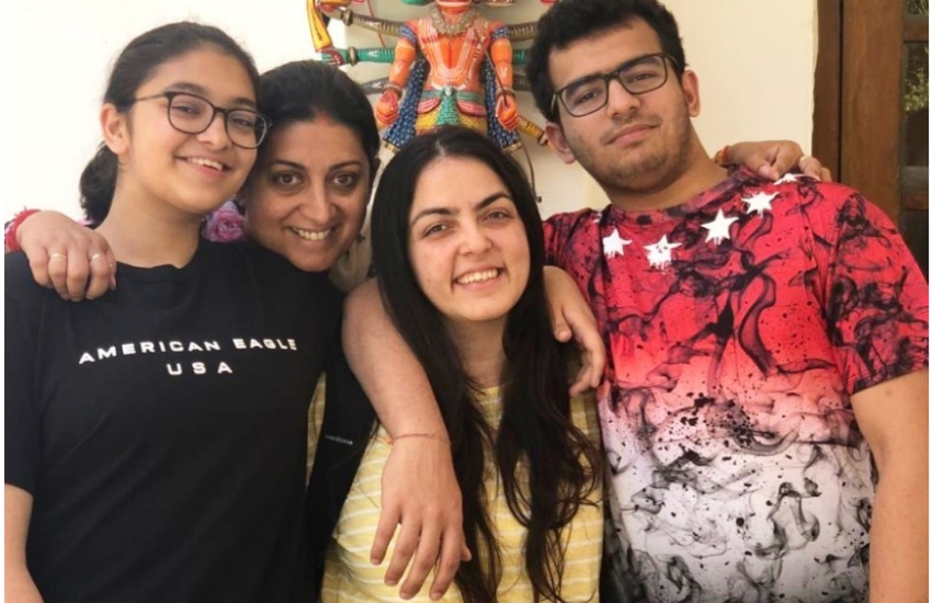 शैनेल का नाम शाहरुख खान ने दिया था। शाहरुख खान शैनेल के पिता जुबिन ईरानी के बचपन के दोस्त रहे हैं।
