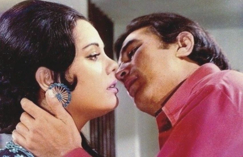 राजेश खन्ना का नाम उनकी को-स्टार रही मुमताज संग भी जुड़ा था। मुमताज संग काका ने 9 फिल्में की थीं।