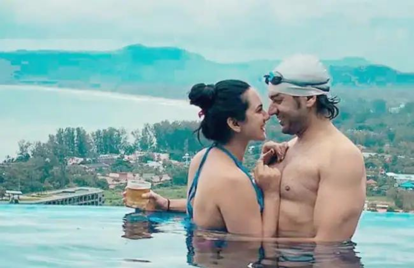 आकांक्षा चमोला का सबसे ज्यादा पॉपुलैरिटी 'स्वरागिनी' से मिली थी। इसमें उन्होंने परिणीता का रोल निभाया था। इसके अलावा एक्ट्रेस ने 'भूतू', 'भाग्य लक्ष्मी, गंगा यमुना, वेलीनाक्षरम शोज में भी काम किया है।