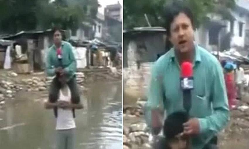 साल 2013 में उत्तराखंड में भयानक विपदा आई थी। तब बाढ़ की रिपोर्टिंग के दौरान एक रिपोर्टर किसी शख्स के कंधे पर चढ़कर रिपोर्टिंग करते नजर आए थे। 