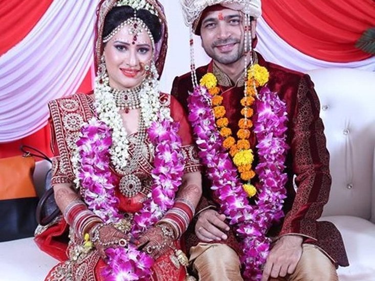 एक्ट्रेस पूजा जोशी ने साल 2015 में शादी की थी। उनके पति का नाम मनीष अरोड़ा है।