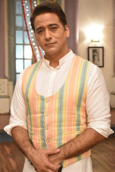 शो में मनीष गोयनका का किरदार निभाने वाले सचिन त्यागी भी तलाक का दर्द झेल चुके हैं। उनकी पहली शादी असफल रही थी। दो बच्चे होने के बाद सचिन का उनकी पत्नी से तलाक हो गया था।