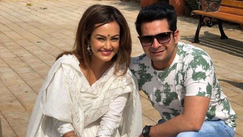 करण मेहरा टेलीविजन के पॉपुलर चेहरे हैं। वह ये रिश्ता क्या कहलाता है में नैतिक का किरदार निभाते थे। करण ने निशा रावल से ब्याह रचाया था।&nbsp;