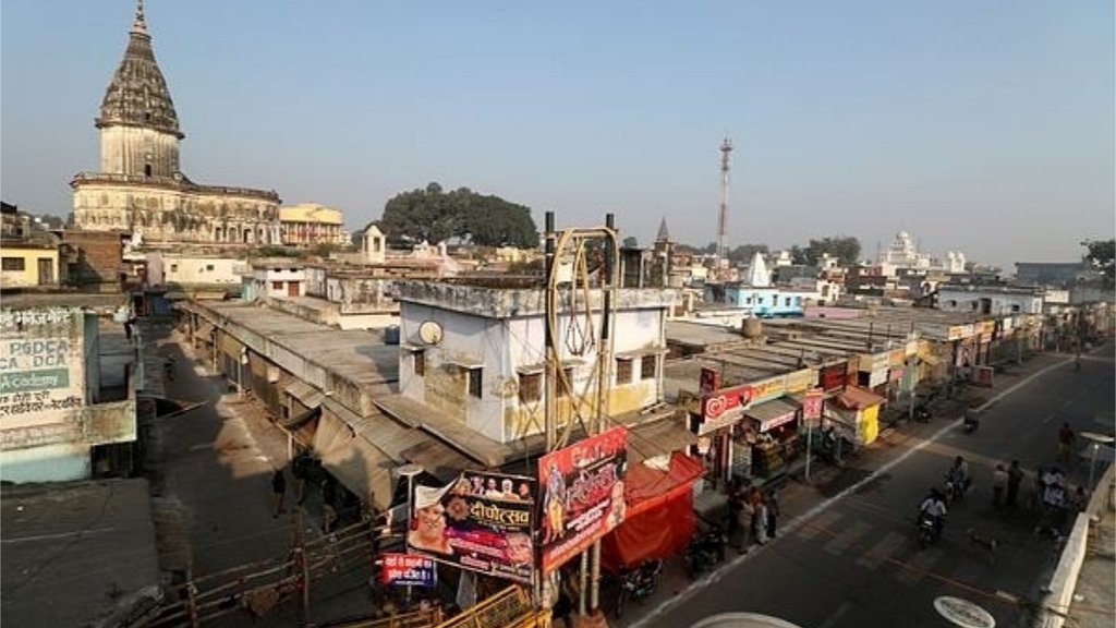 अयोध्या में भूमि विवाद की जांच करने वाले कई अधिकारियों और उनके रिश्तेदारों ने रामायण ट्रस्ट से जमीन खरीदी। (एक्सप्रेस फाइल फोटो)