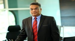 BJP के इस सीएम के करीबी बिजनेसमैन के यहां भी रेड, जानें कौन हैं दिलीप सूर्यवंशी, जिन्‍होंने बच्‍चा पैदा होने पर दोस्‍त से उधार मांगे थे 200 रुपये