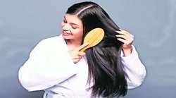 Hair Care Tips: झड़ते बालों से हैं परेशान? इस एक चीज के इस्तेमाल से मिल सकते हैं सुंदर और मजबूत बाल, जानिए कैसे