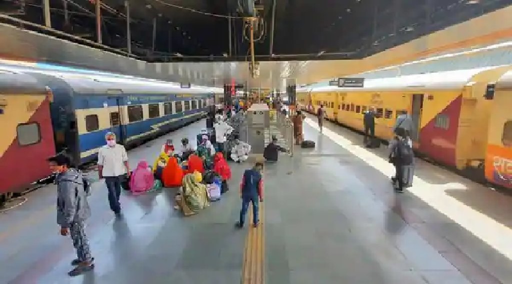 Indian Railway के सफर में सामान चोरी या गुम होने पर मिलता है मुआवजा? जानें- क्या कहता है IRCTC का नियम (File Photo) Indian Railway के सफर में सामान चोरी या गुम होने पर मिलता है मुआवजा? जानें- क्या कहता है IRCTC का नियम (File Photo)