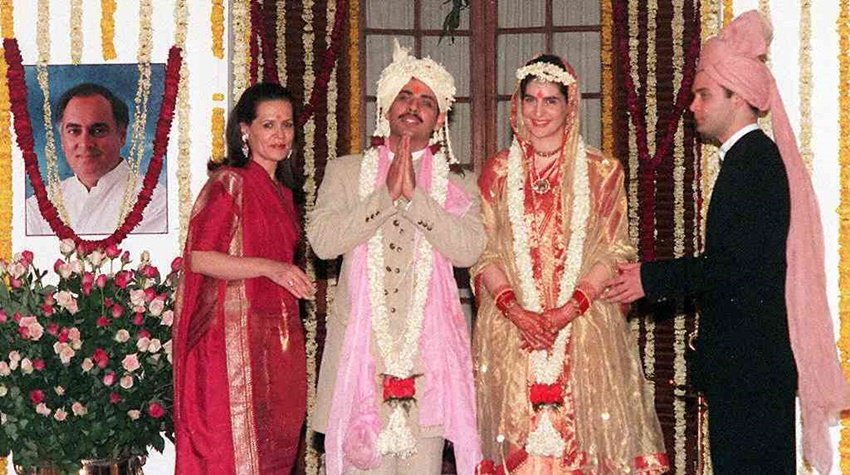 कांग्रेस नेत्री प्रियंका गांधी ने 18 फरवरी 1997 को रॉबर्ड वाड्रा संग शादी रचाई थी। वाड्रा बिजनेसमैन हैं।