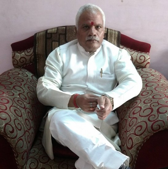 कलेक्टर पांडे प्रयागराज में करछना से बसपा के विधायक रहे हैं। प्रयागराज के आसपास के इलाकों में कलेक्टर पांडे का अच्छा खासा नाम रहा है। अब वह बीजेपी में हैं। कलेक्टर पांडे का असली नाम आनंद सिंह है।