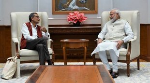 pm modi and abhijit banerjee