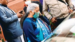 पूरा नहीं हो पाया पिछले बजट का टारगेट, वित्त मंत्री ने रेलवे समेत कई मंत्रालयों को लिखा पत्र