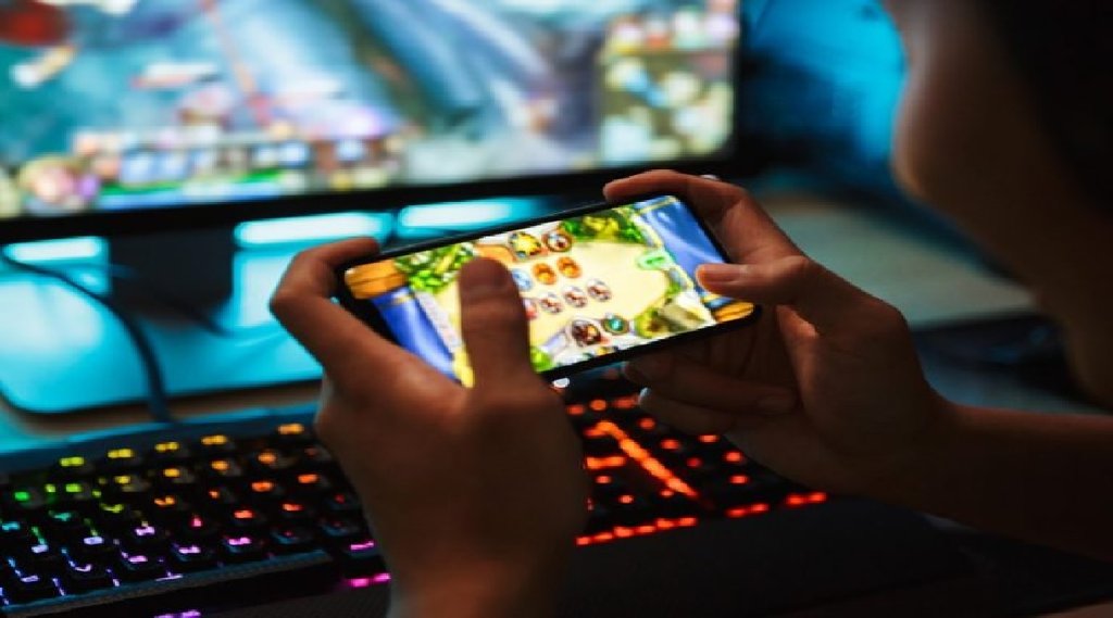 Online Gaming अब तो बन गया है जुआ और सट्टा, लागू हो समान कर- सुशील मोदी का सुझाव (File Photo)