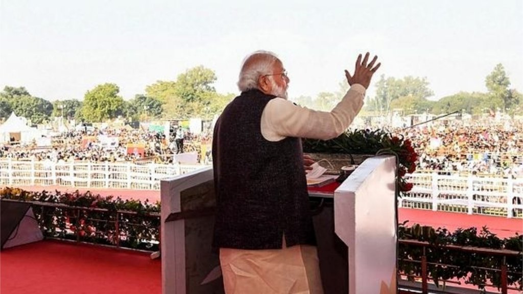 उत्तर प्रदेश के शाहजहांपुर में पीएम मोदी (फोटो: पीटीआई)