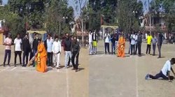 कबड्डी और बास्केटबॉल के बाद अब क्रिकेट खेलती नजर आईं प्रज्ञा ठाकुर, मेडिकल ग्राउंड पर मिली जमानत पर फिर उठने लगे सवाल