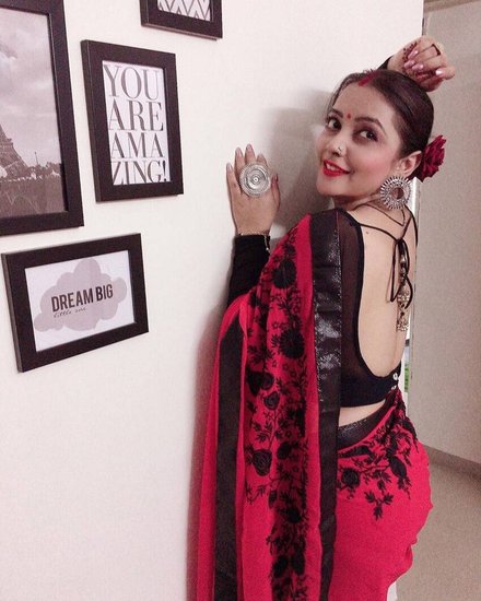 निधि उत्तम शो में नंदिनी सिंघानिया के किरदार में लोगों को खूब पसंद आईं। वह ग्राफिक डिजाइनर बनना चाहती थीं। उन्होंने इसके लिए मुंबई में कोर्स भी किया था।