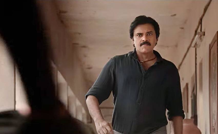 पवन कल्याण का दो बार तलाक हुआ। पहली पत्नी नंदिनी और दूसरी रश्मि देसाई से तलाक के बाद साल 2013 में रशियन मॉडल एना लेझनेवा से शादी रचा ली थी।