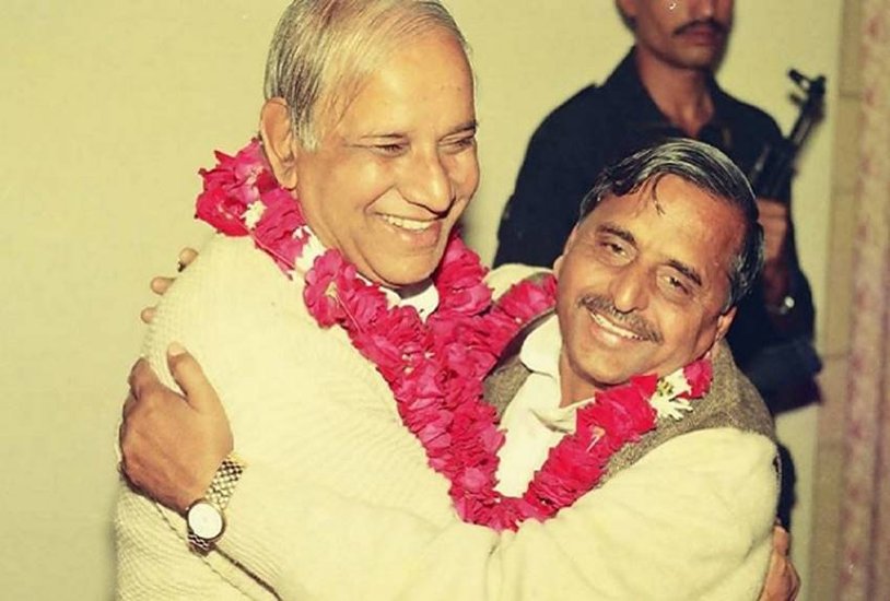  1993 के चुनाव में बसपा और सपा ने मिलकर चुनाव लड़ा था। तब इस गठबंधन का नारा ‘मिले मुलायम कांशीराम, हवा में उड़ गए जय श्री राम’ भी जनता के बीच काफी लोकप्रिय हुआ था।